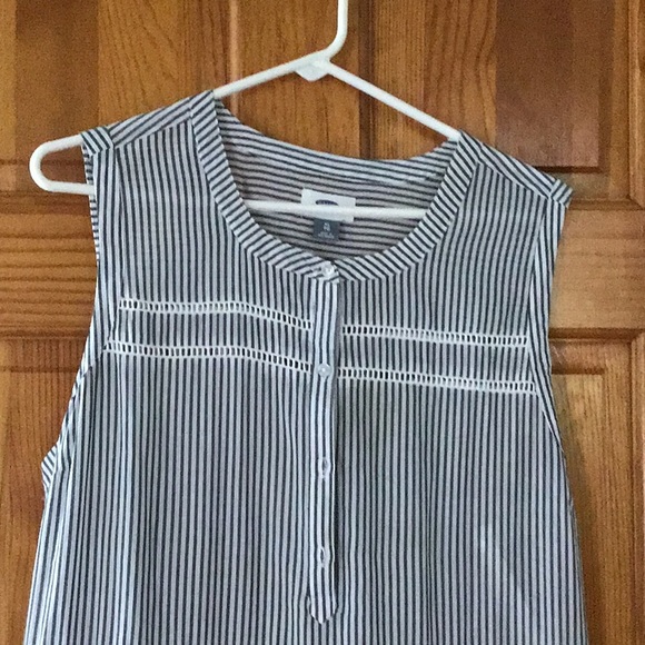 Dress - Picture 2 of 5